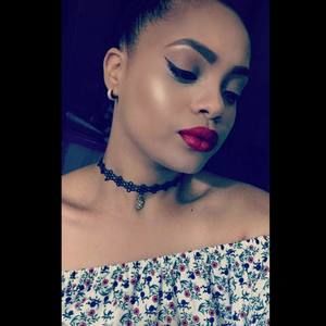 Meet your Posher, Adriana